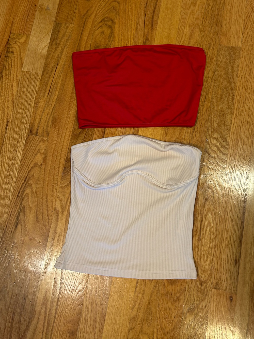 SHEIN White & Unnamed Red Strapless Ribbed Crop Tops